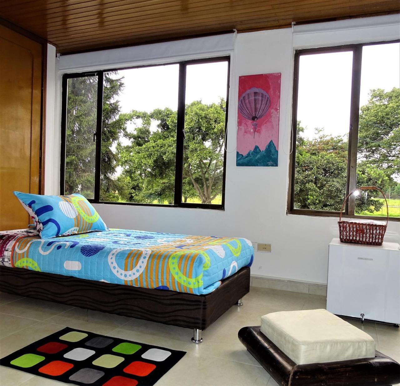 Violeta Park Hostel Bogotá Exteriör bild