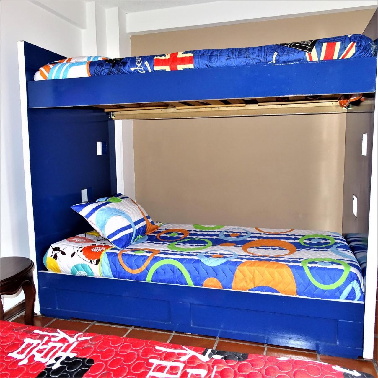 Violeta Park Hostel Bogotá Exteriör bild